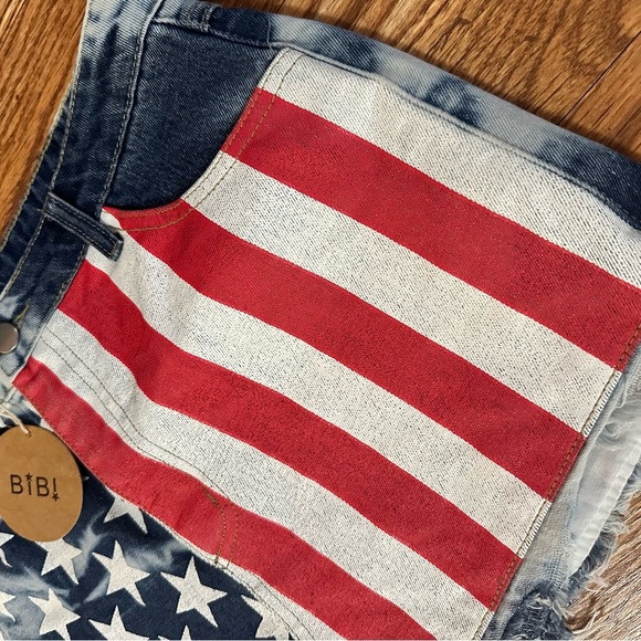NWT BiBi US Flag Theme Bleached Denim Shorts, Large - Picture 4 of 9